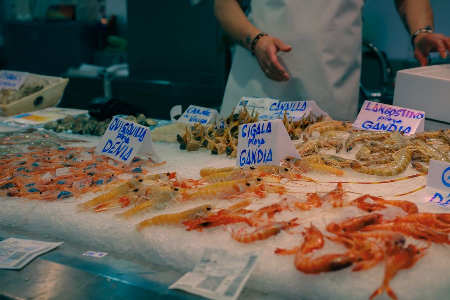 Chilled seafood handling.